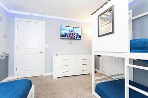 Magnificent 5Bd w Pool Storey Lake 4800