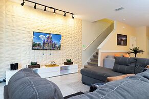 Magnificent 5Bd w Pool Storey Lake 4800