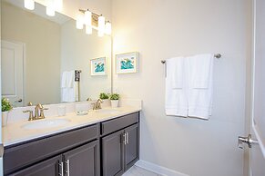 Marvelous 5 Bedroom w Pool Close to Disney 4811