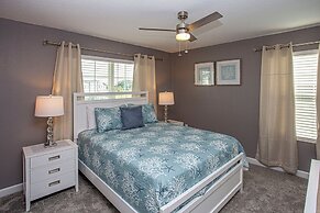 Marvelous 5 Bedroom w Pool Close to Disney 4811