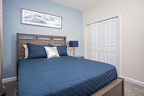 Marvelous 5 Bedroom w Pool Close to Disney 4811