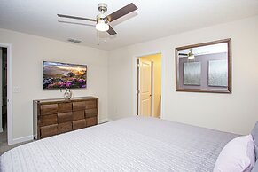 Marvelous 5 Bedroom w Pool Close to Disney 4811