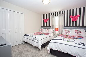 Marvelous 5 Bedroom w Pool Close to Disney 4811