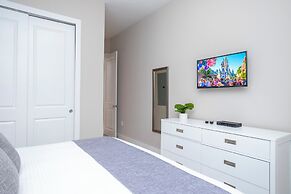 Gorgeous 4 Bedroom Family Friendly Close to Disney 7573