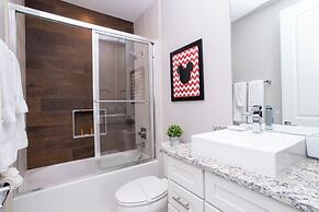 Gorgeous 4 Bedroom Family Friendly Close to Disney 7573