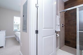 Gorgeous 4 Bedroom Family Friendly Close to Disney 7573