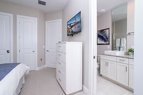 Gorgeous 4 Bedroom Family Friendly Close to Disney 7573