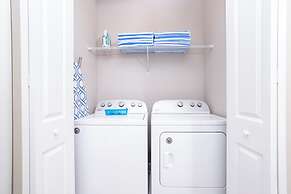 Gorgeous 4 Bedroom Family Friendly Close to Disney 7573