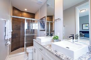 Gorgeous 4 Bedroom Family Friendly Close to Disney 7573