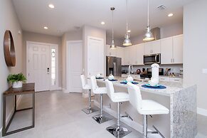 Gorgeous 4 Bedroom Family Friendly Close to Disney 7573