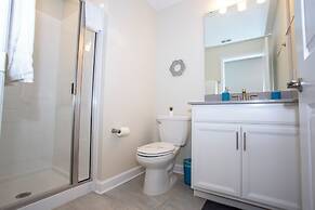 Stunning 5 Bd Home w Pool Close to Disney 4822