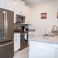 Stunning 5 Bd Home w Pool Close to Disney 4822