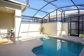 Stunning 5 Bd Home w Pool Close to Disney 4822