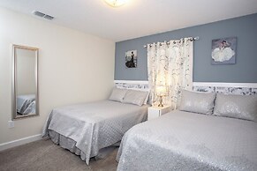 Stunning 5 Bd Home w Pool Close to Disney 4822