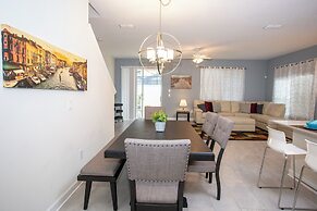 Stunning 5 Bd Home w Pool Close to Disney 4822