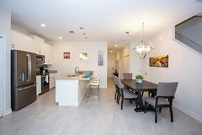 Stunning 5 Bd Home w Pool Close to Disney 4822