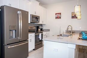 Stunning 5 Bd Home w Pool Close to Disney 4822