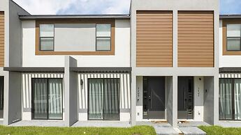 Marvelous 3Bd Close to Disney w Gameroom at The Hub 3409