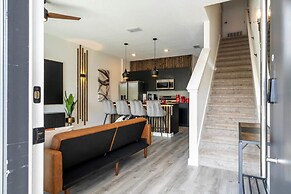 Marvelous 3Bd Close to Disney w Gameroom at The Hub 3409
