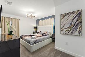 Gorgeous 4 Bd w Pool at Storey Lake Resort 4277