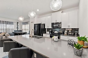 Gorgeous 4 Bd w Pool at Storey Lake Resort 4277