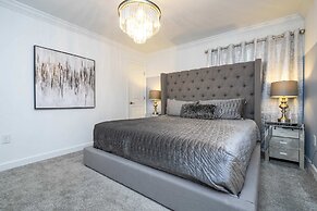 Gorgeous 4 Bd w Pool at Storey Lake Resort 4277