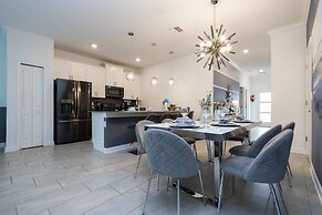 Gorgeous 4 Bd w Pool at Storey Lake Resort 4277