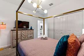 Gorgeous 4 Bd w Pool at Storey Lake Resort 4277