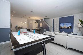 Gorgeous 4 Bd w Pool at Storey Lake Resort 4277