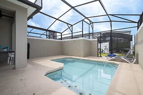 Gorgeous 4 Bd w Pool at Storey Lake Resort 4277