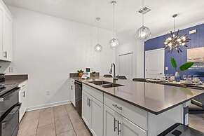 Gorgeous 4 Bd w Pool at Storey Lake Resort 4277