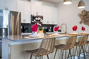 Wonderfull 4Bd With Pool at Champions Gate 1174