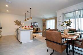 Wonderfull 4Bd With Pool at Champions Gate 1174