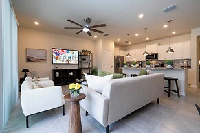 Stunning 5Bd w Pool Windsor Island Resort 3814