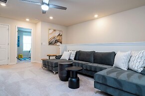 Stunning 5Bd w Pool Windsor Island Resort 3814