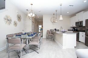 Stunning 5 Bd w Pool Close to Disney 8955