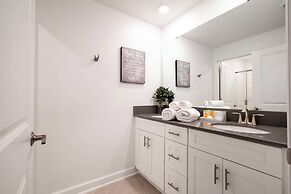 Stunning 4 Bd Close to Disney Storey Lake 2569