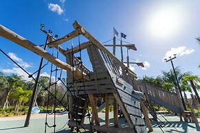 Stunning 4 Bd Close to Disney Storey Lake 2569