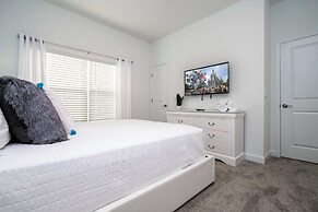 Stunning 4 Bd Close to Disney Storey Lake 2569