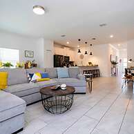 Splendid 5Bd Close to Disney at Storey Lake 4251