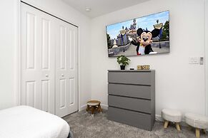 Splendid 5Bd Close to Disney at Storey Lake 4251