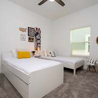 Splendid 5Bd Close to Disney at Storey Lake 4251