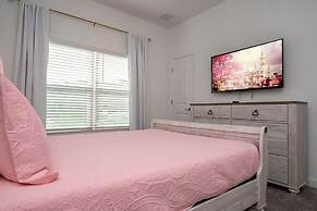 Gorgeous 4Bd With Pool at Storey Lake Resort 4475