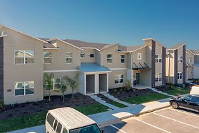 Stunning 4 Bd w Pool Close to Disney Champions Gate 990