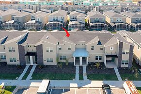 Stunning 4 Bd w Pool Close to Disney Champions Gate 990