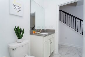 Stunning 4 Bd w Pool Close to Disney Champions Gate 990