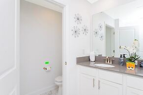 Stunning 4 Bd w Pool Close to Disney Champions Gate 990