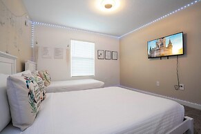 Gorgeous 4 Bd w Pool Storey Lake Resort 2653