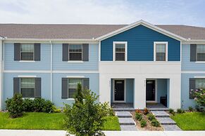 Splendid 5 Bd w Screened Pateo Pool Windsor Westside 8921