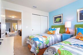 Splendid 5 Bd w Screened Pateo Pool Windsor Westside 8921